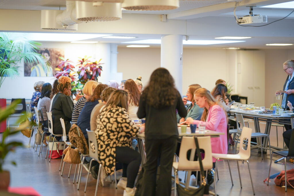 Vapaaehtoistoiminnan kehittäminen työpajassa / Developing volunteer activities in a workshop